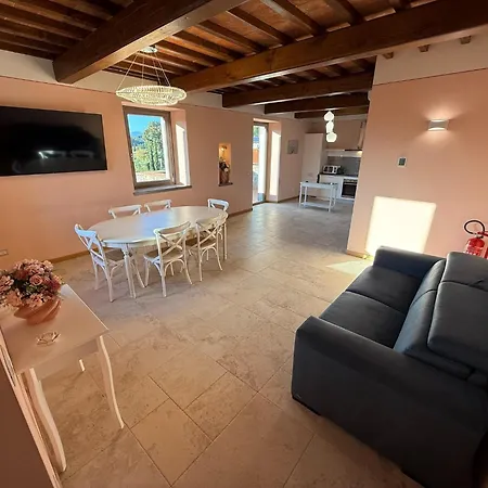 Spacious With Shared Pool In Nyaraló Poppi