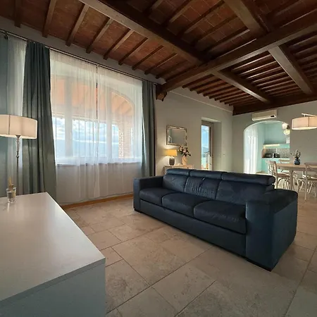 Сasa de vacaciones Spacious With Shared Pool In Poppi