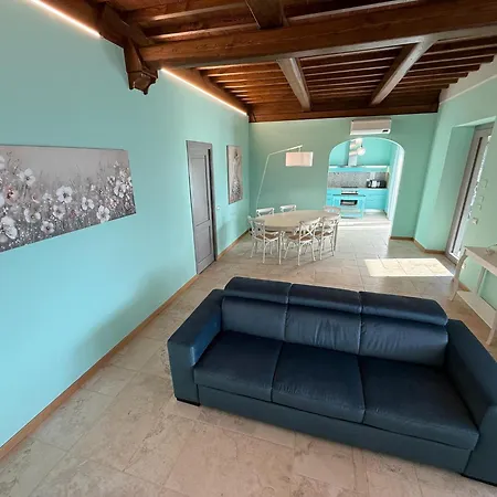 Spacious With Shared Pool In Poppi