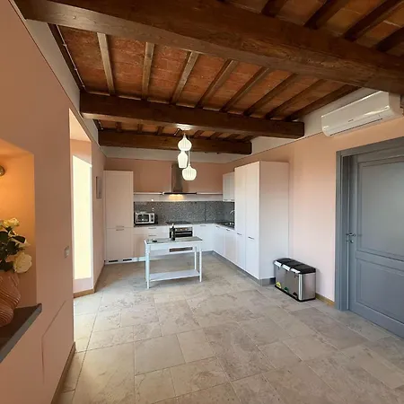 Hébergement de vacances Spacious With Shared Pool In *