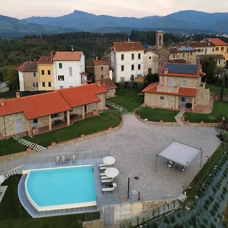 Nyaraló Spacious With Shared Pool In Poppi