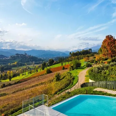 Сasa de vacaciones Spacious With Shared Pool In Poppi