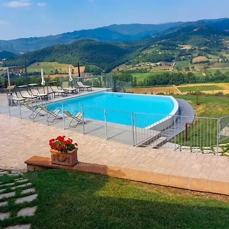 Spacious With Shared Pool In Сasa de vacaciones
