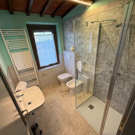 Spacious With Shared Pool In Nyaraló