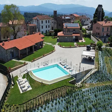 Hébergement de vacances Spacious With Shared Pool In *